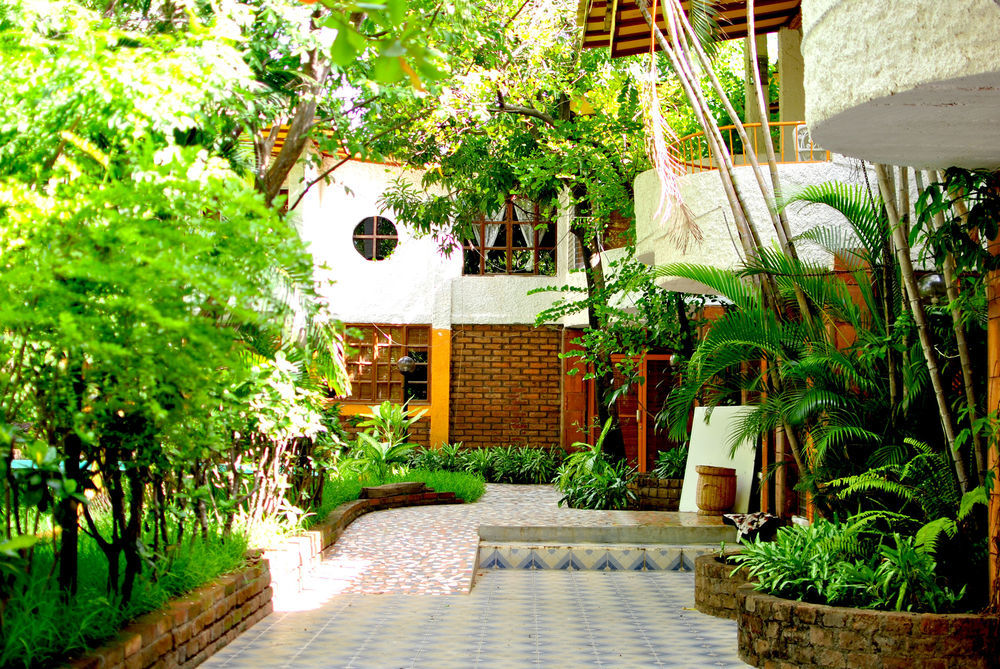 Hotel Restaurante Cesar Managua Exterior photo